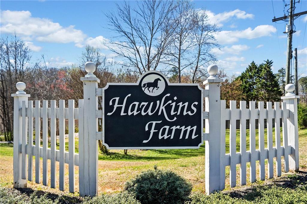 228 Hawkins Farm Circle