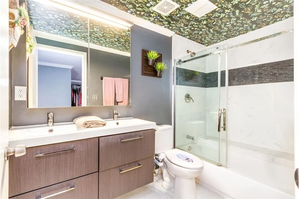 Roswell, Georgia 30076, United States, 3 Bedrooms Bedrooms, ,3 BathroomsBathrooms,Residential,Active,199999