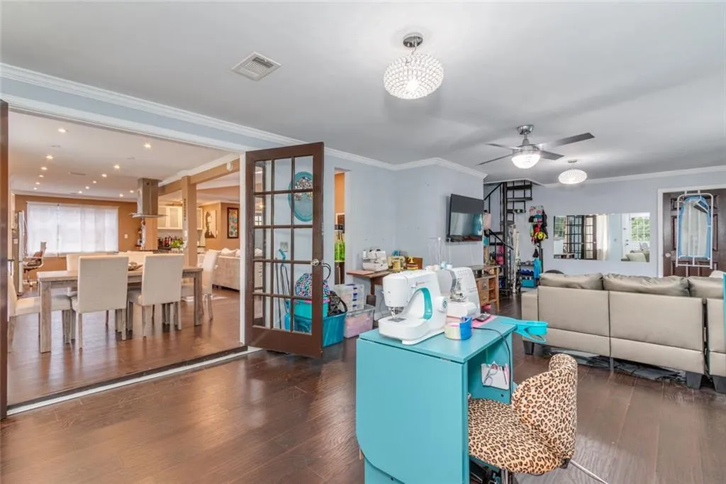 Roswell, Georgia 30076, United States, 3 Bedrooms Bedrooms, ,3 BathroomsBathrooms,Residential,Active,199999