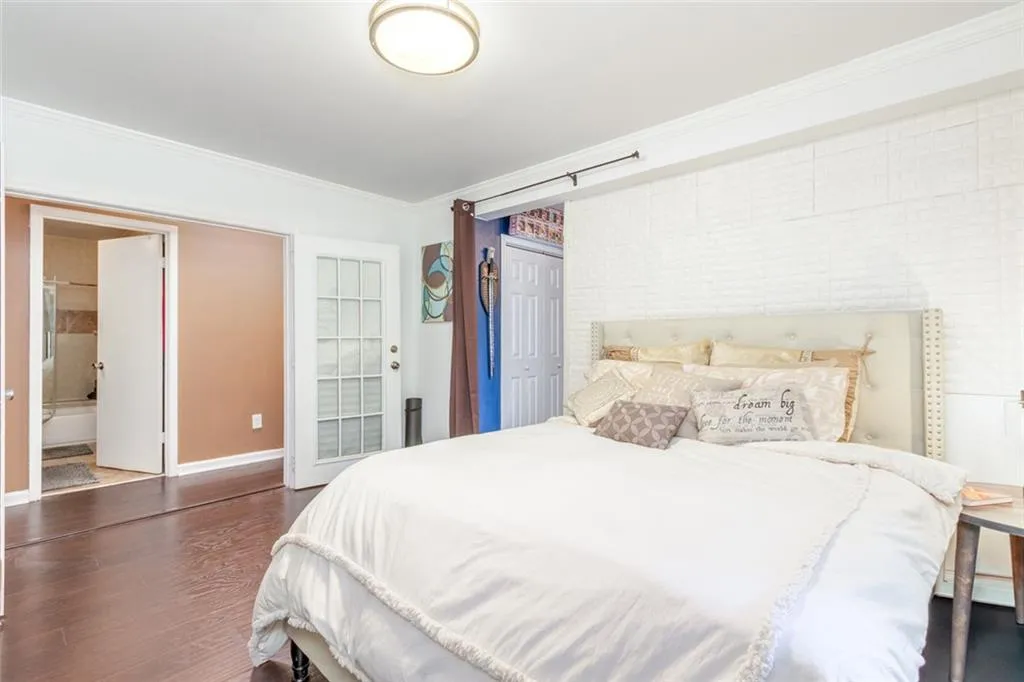 Roswell, Georgia 30076, United States, 3 Bedrooms Bedrooms, ,3 BathroomsBathrooms,Residential,Active,199999