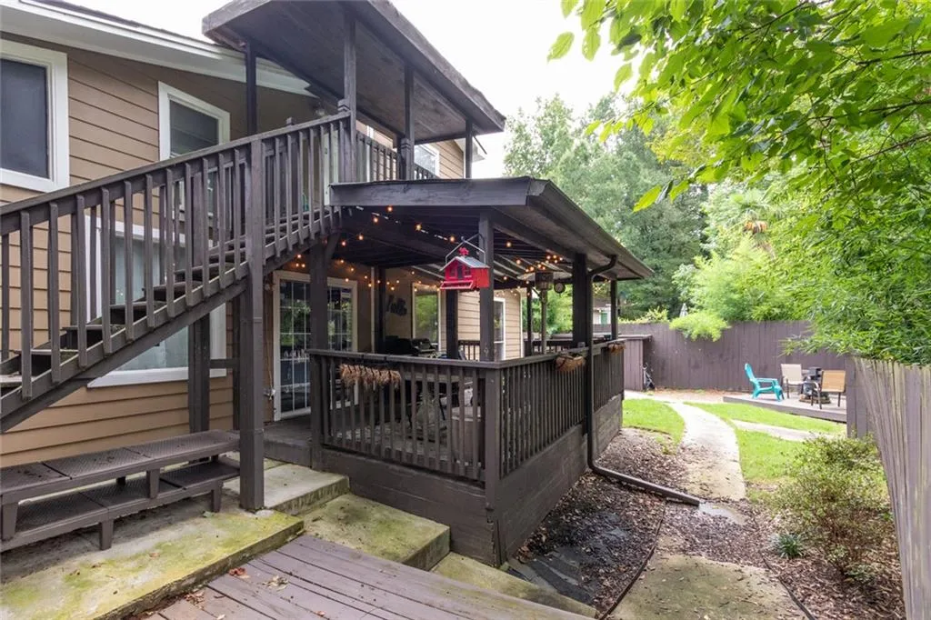 Roswell, Georgia 30076, United States, 3 Bedrooms Bedrooms, ,3 BathroomsBathrooms,Residential,Active,199999