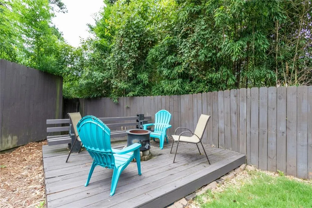 Roswell, Georgia 30076, United States, 3 Bedrooms Bedrooms, ,3 BathroomsBathrooms,Residential,Active,199999