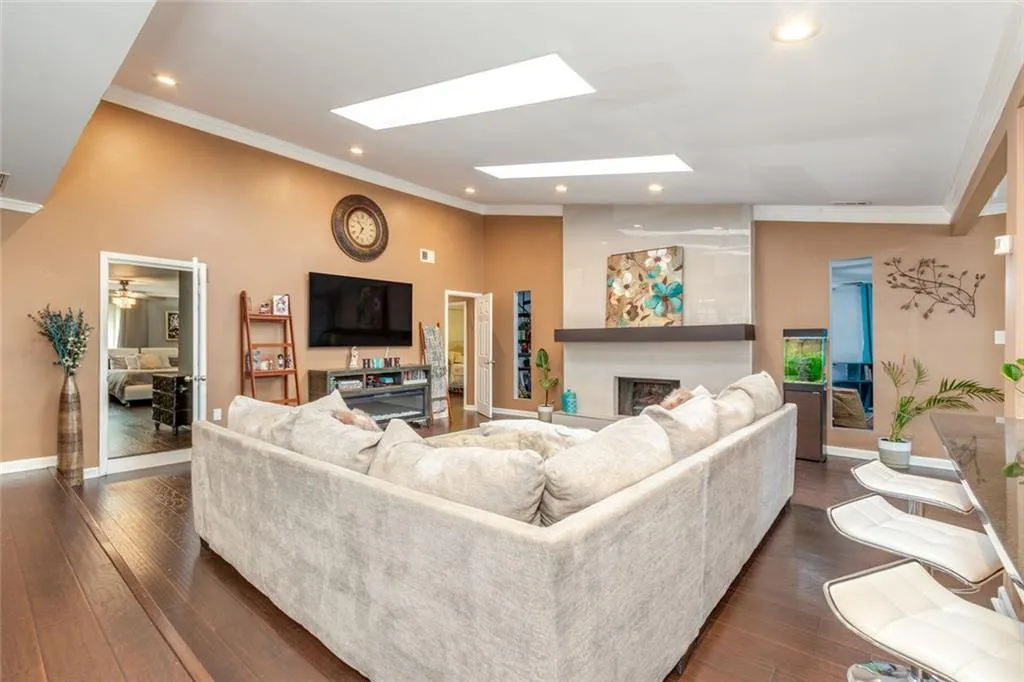 Roswell, Georgia 30076, United States, 3 Bedrooms Bedrooms, ,3 BathroomsBathrooms,Residential,Active,199999