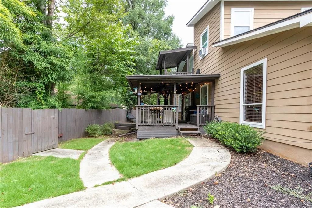 Roswell, Georgia 30076, United States, 3 Bedrooms Bedrooms, ,3 BathroomsBathrooms,Residential,Active,199999