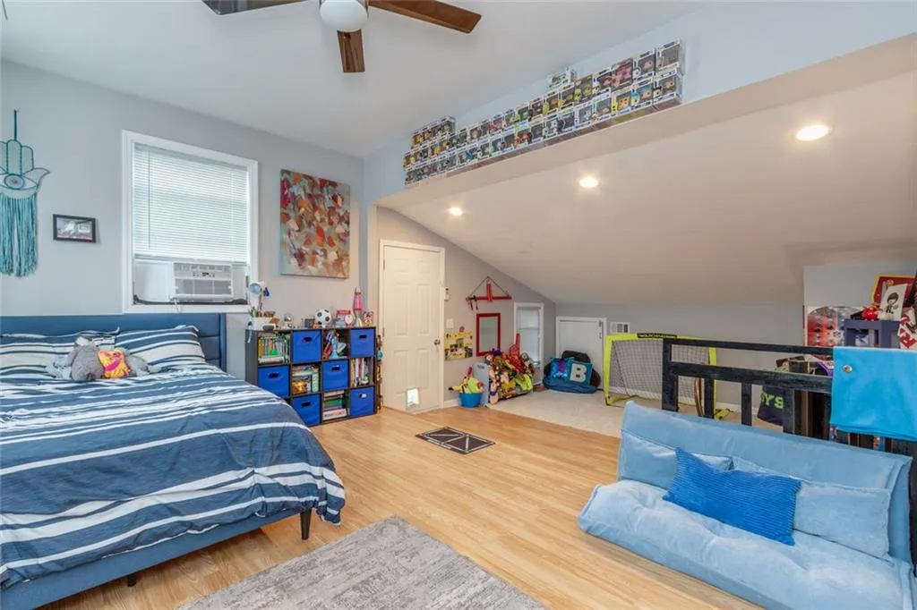 Roswell, Georgia 30076, United States, 3 Bedrooms Bedrooms, ,3 BathroomsBathrooms,Residential,Active,199999