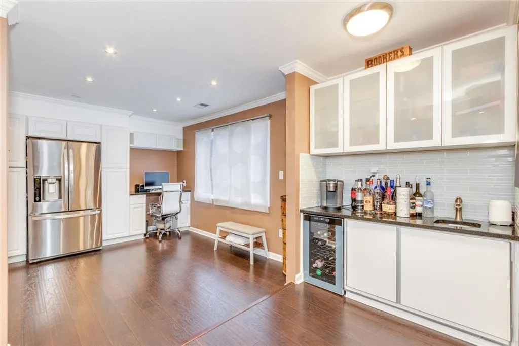 Roswell, Georgia 30076, United States, 3 Bedrooms Bedrooms, ,3 BathroomsBathrooms,Residential,Active,199999