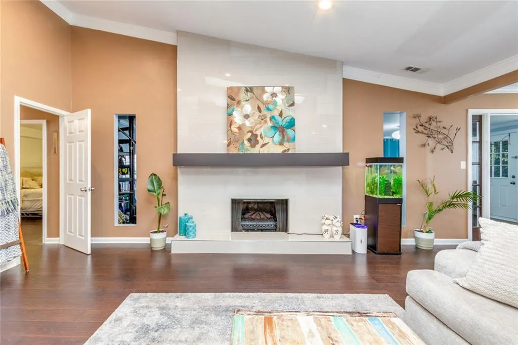 Roswell, Georgia 30076, United States, 3 Bedrooms Bedrooms, ,3 BathroomsBathrooms,Residential,Active,199999