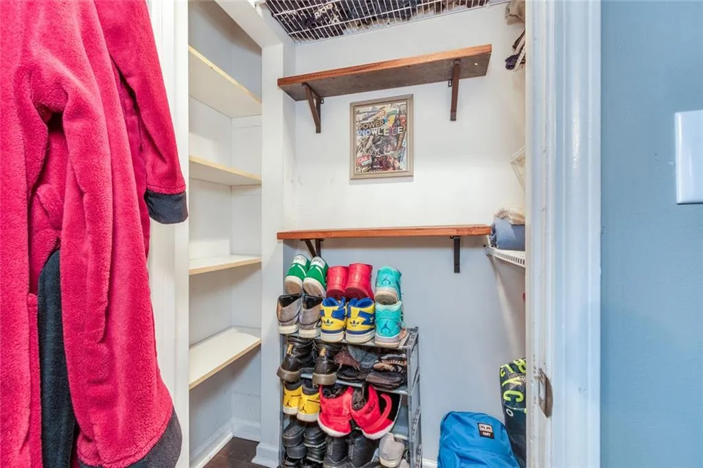 Roswell, Georgia 30076, United States, 3 Bedrooms Bedrooms, ,3 BathroomsBathrooms,Residential,Active,199999