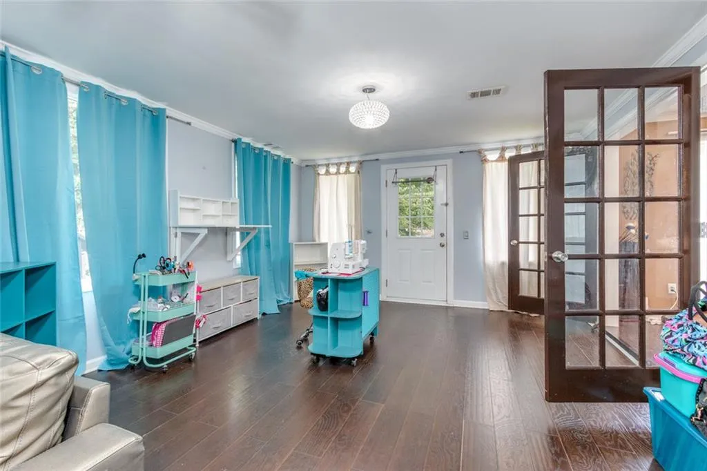 Roswell, Georgia 30076, United States, 3 Bedrooms Bedrooms, ,3 BathroomsBathrooms,Residential,Active,199999