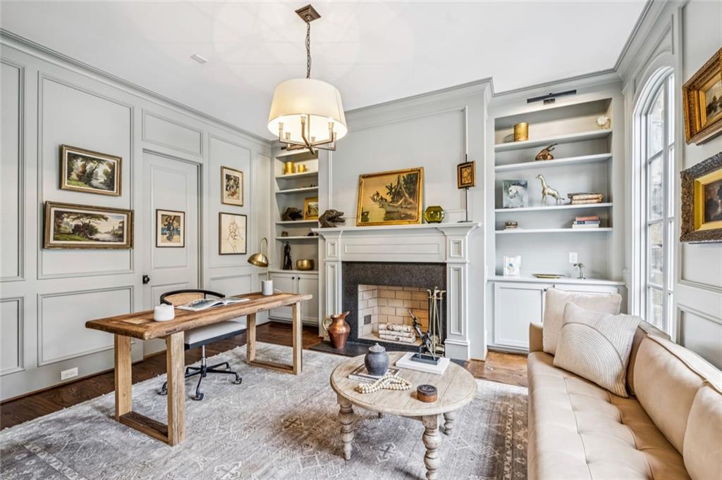 130 Blackland Road NW