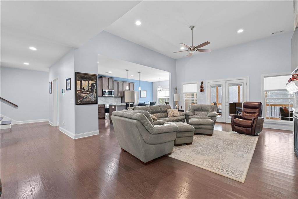 212 Overlook Way