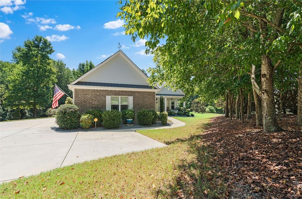 212 Overlook Way