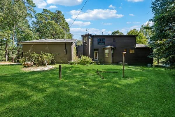 927 Winding Trail