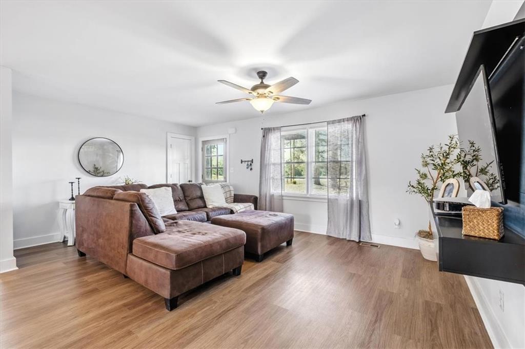 875 Gadsden Road