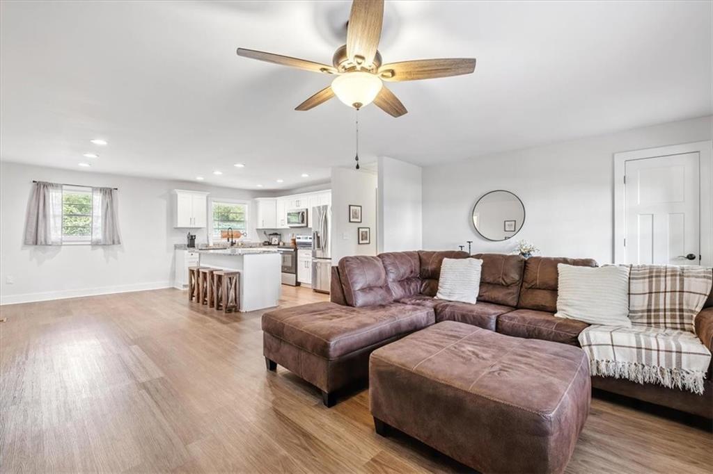 875 Gadsden Road