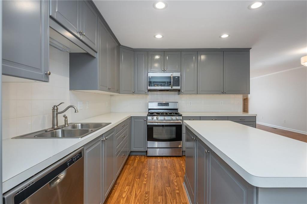 Holcomb Springs - Residential