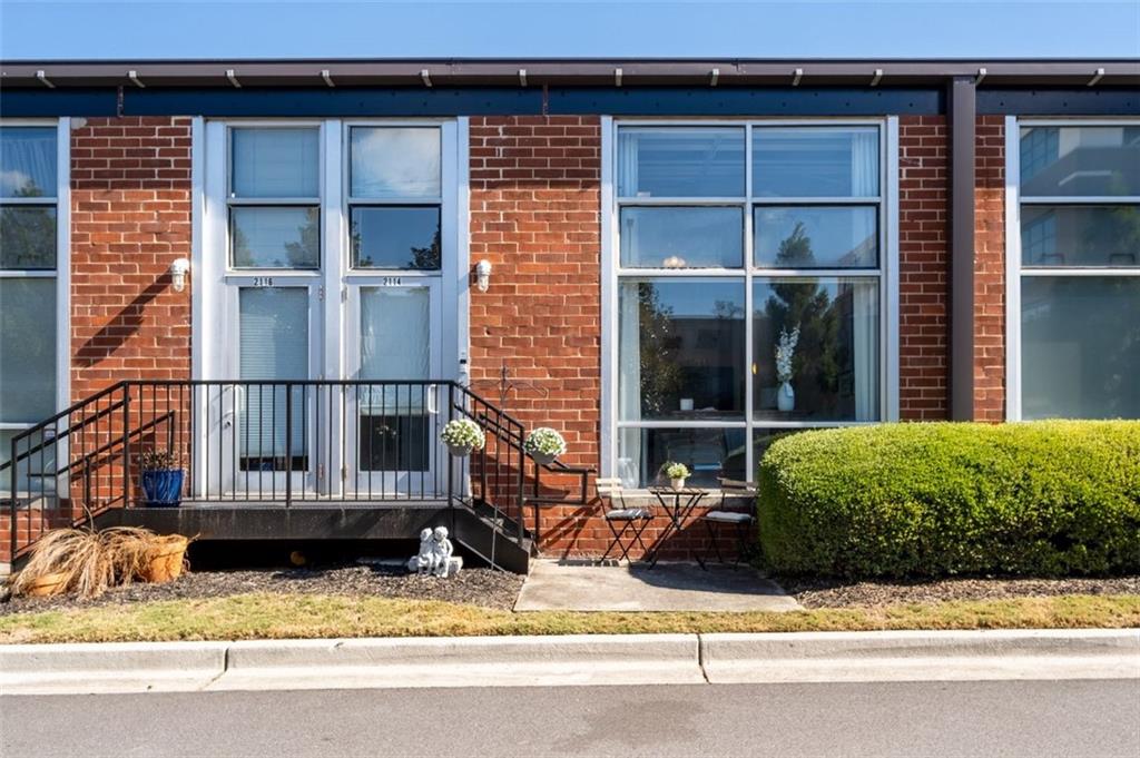 5200 Peachtree Road 2114