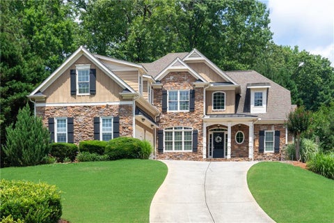 Homes For Sale - 5674 Hollowbrooke Lane<br/> Acworth, GA 30101