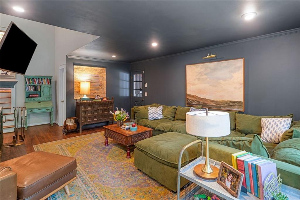 BURNT HICKORY HILLS - Residential