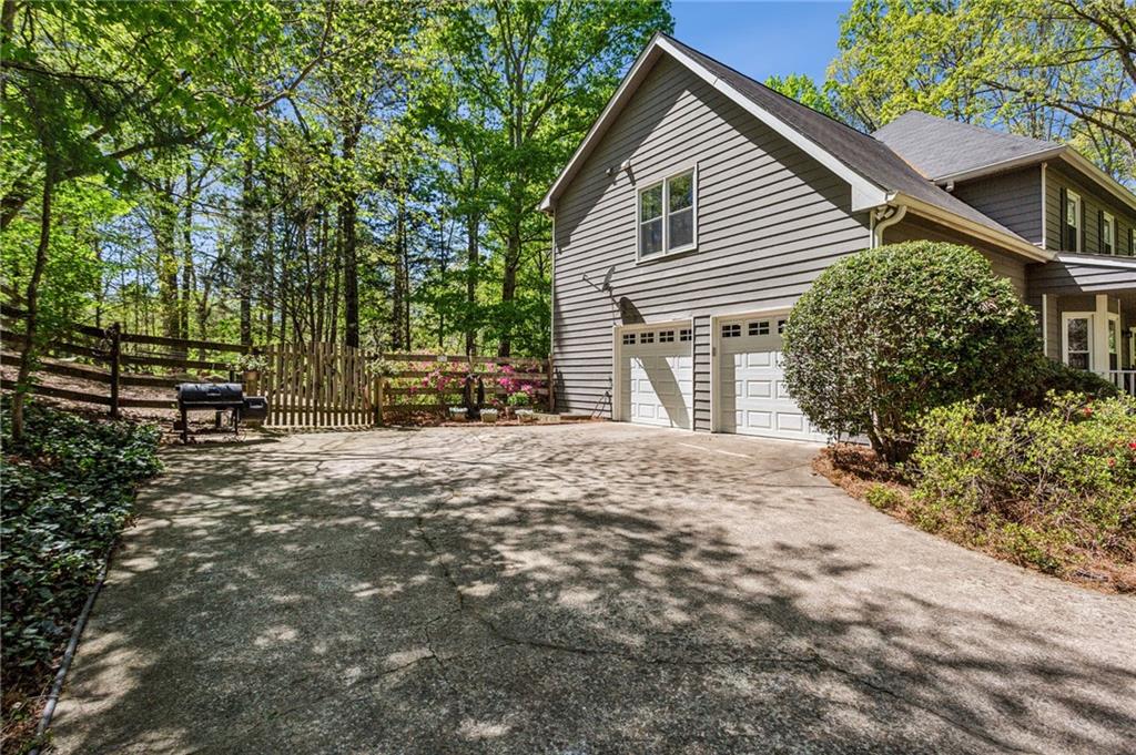 5876 Bridgemont Place, Acworth, Georgia image 2