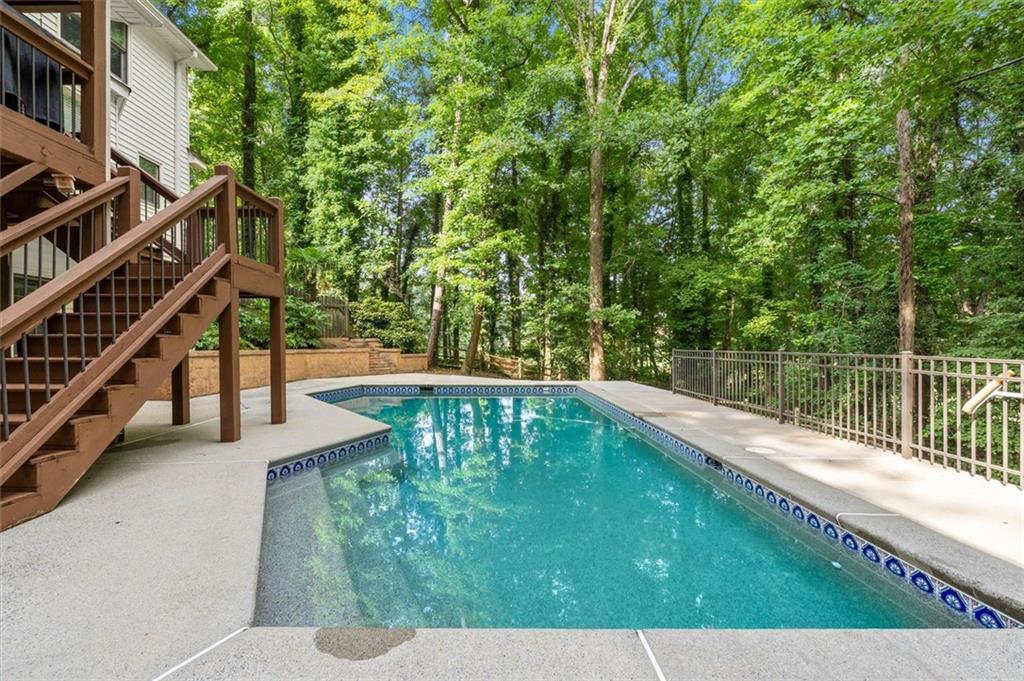 3201 Country Club Court NW