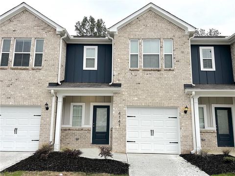 Townhouse For Rent - 4141 Oakwood Ter Court<br/> Oakwood, GA 30566
