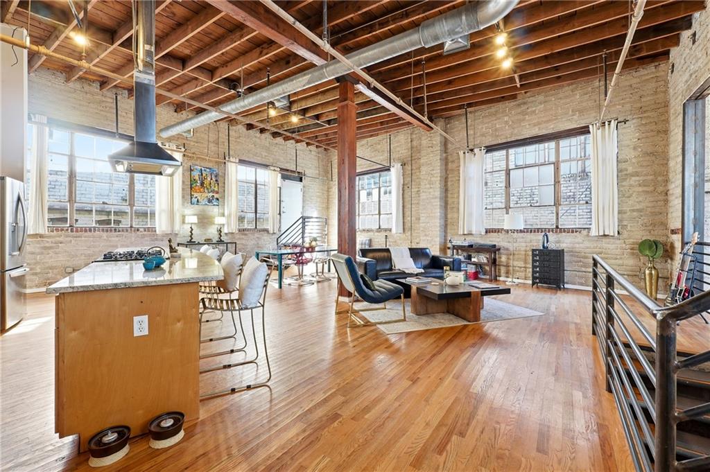 901 Bernina Avenue NE 2