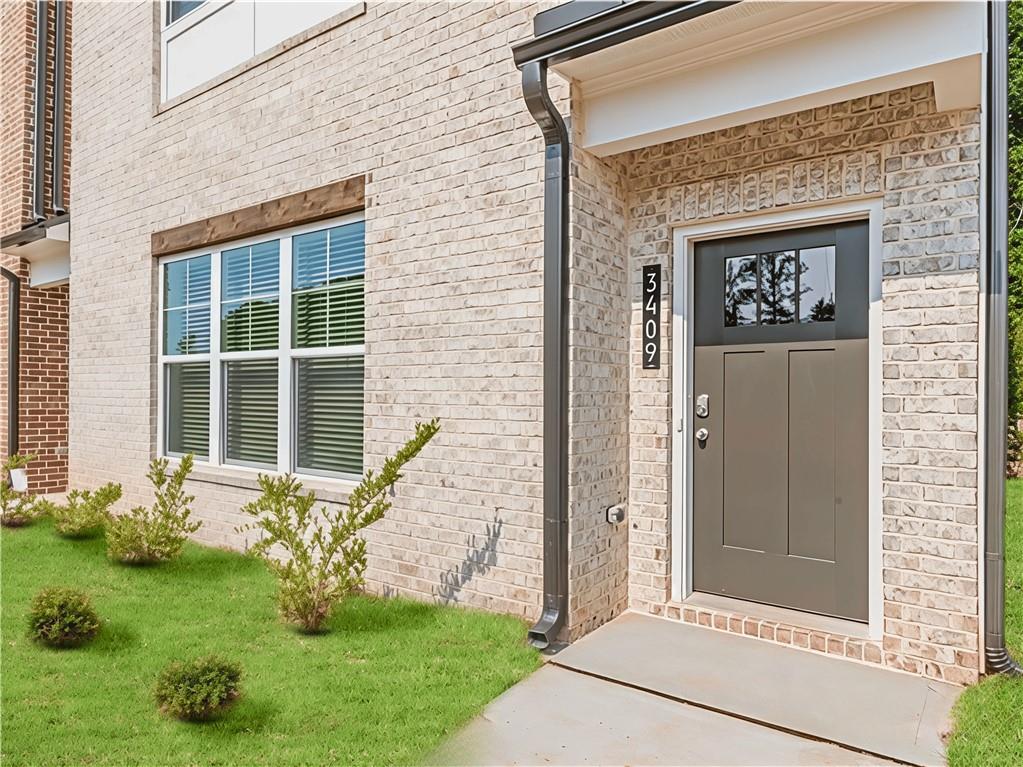 3409 Catalan Alley