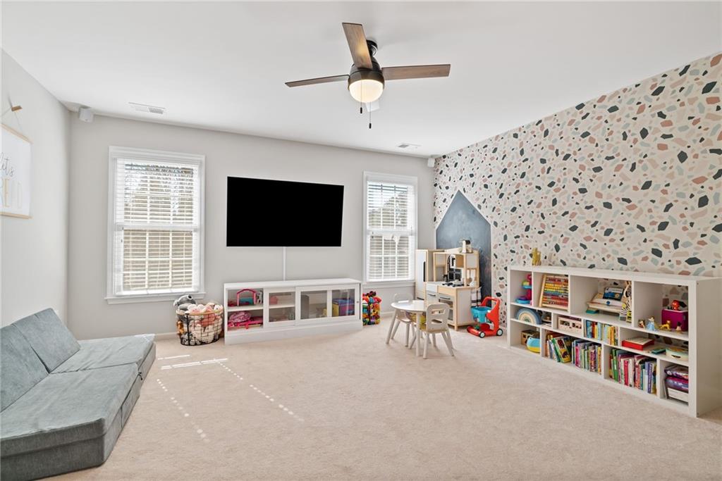 Lakefield Manor - Residential