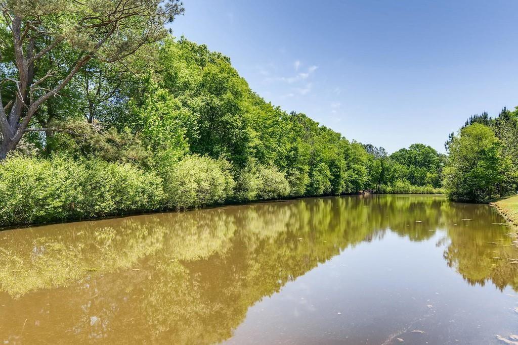 Lakefield Manor - Residential