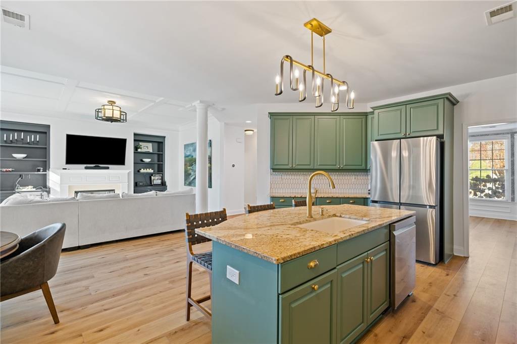 Lakefield Manor - Residential