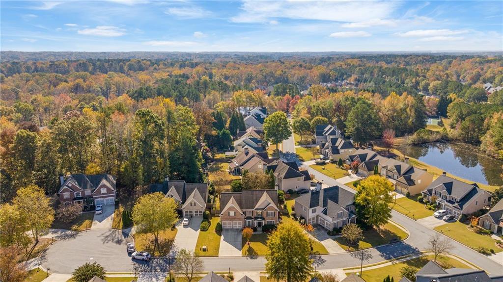Lakefield Manor - Residential