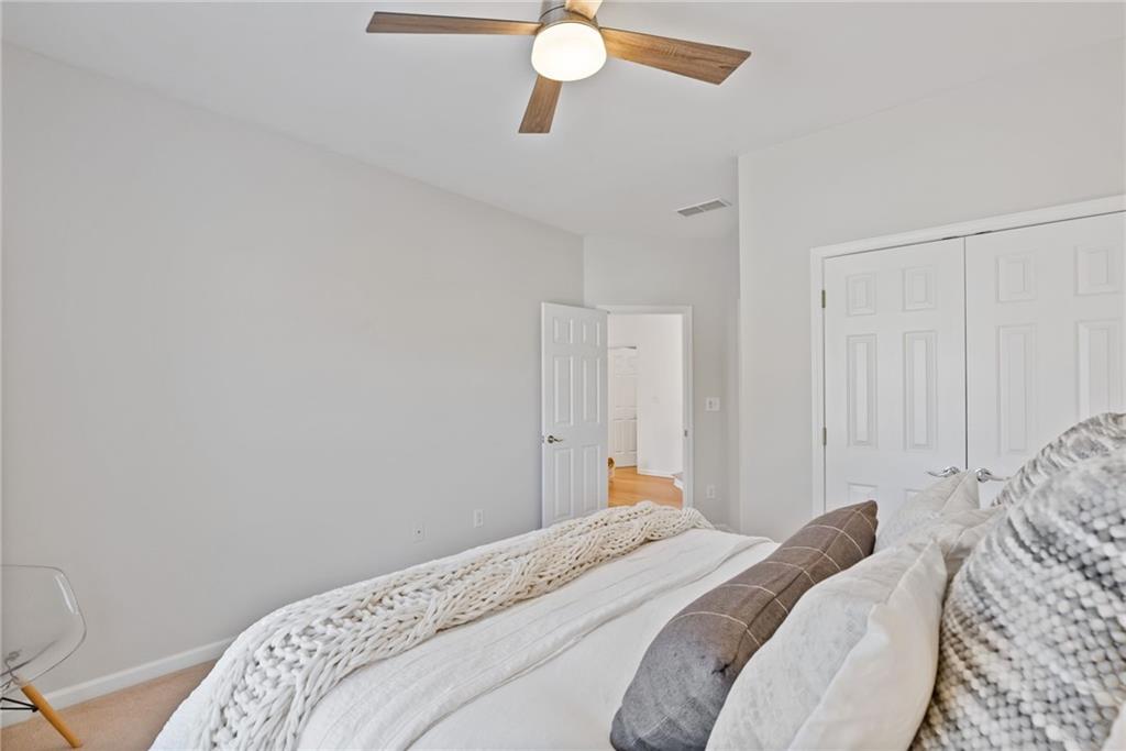 Lakefield Manor - Residential