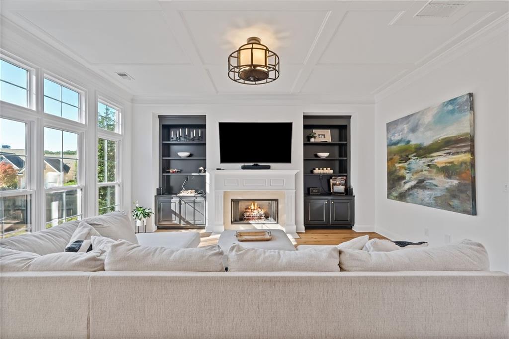 Lakefield Manor - Residential