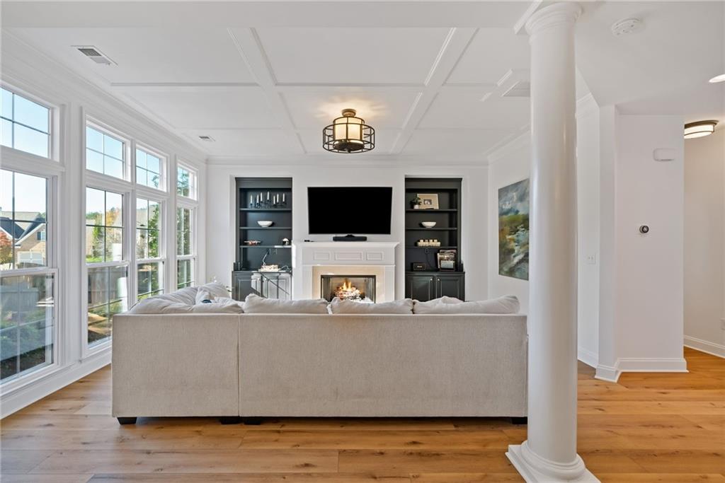 Lakefield Manor - Residential