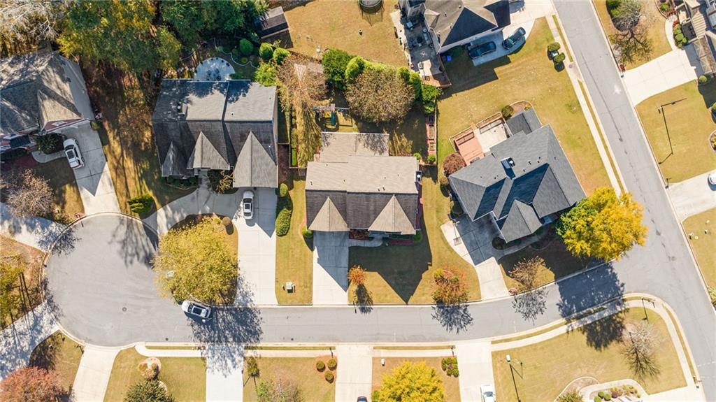 Lakefield Manor - Residential