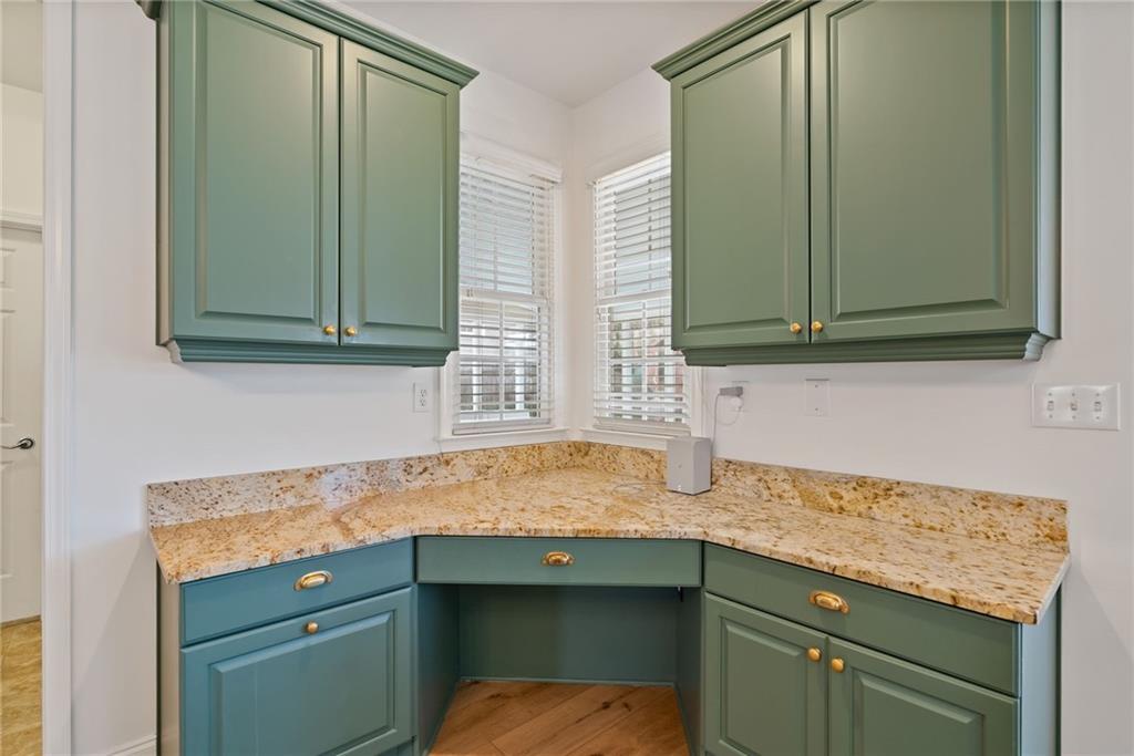 Lakefield Manor - Residential