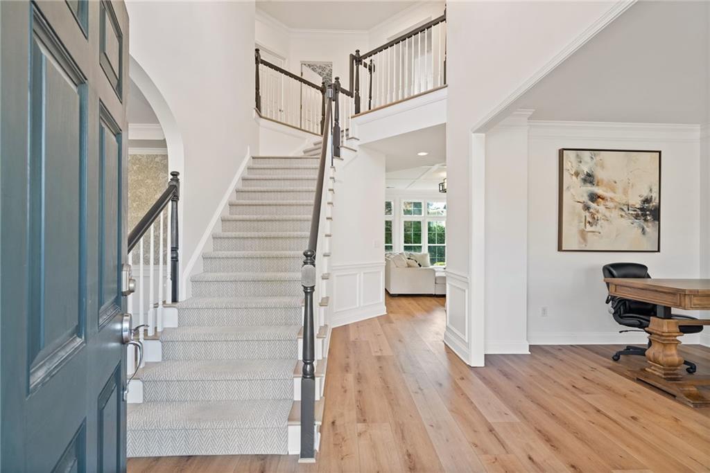 Lakefield Manor - Residential