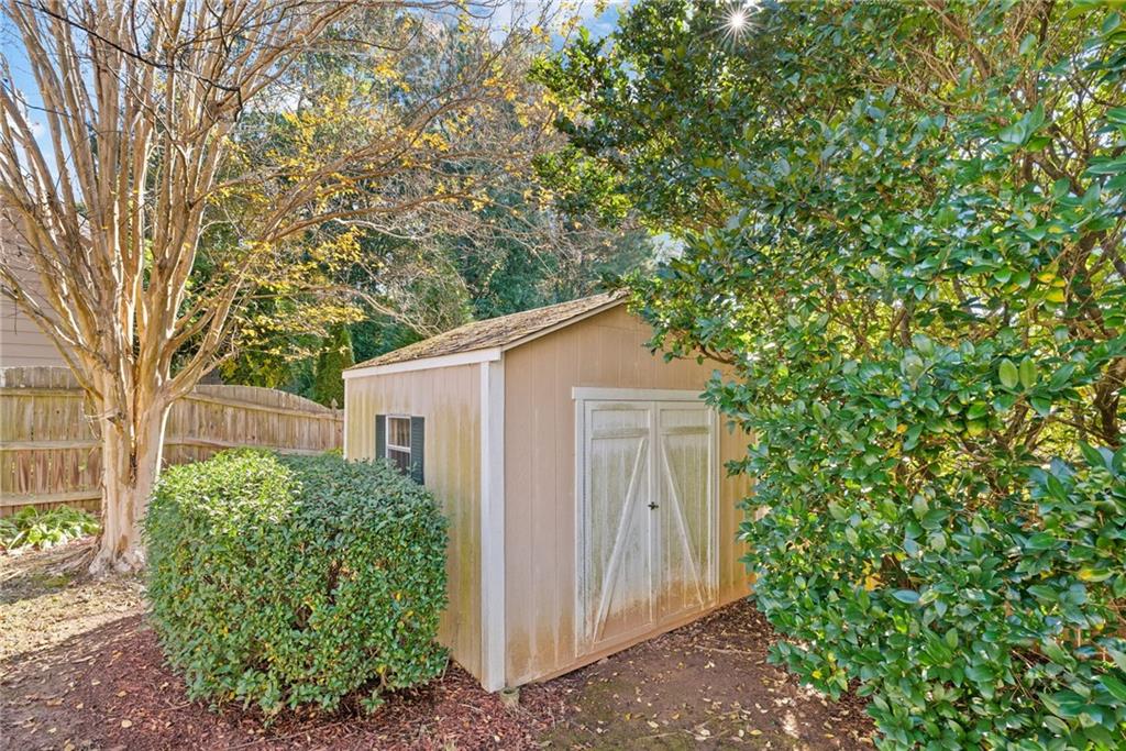 Lakefield Manor - Residential