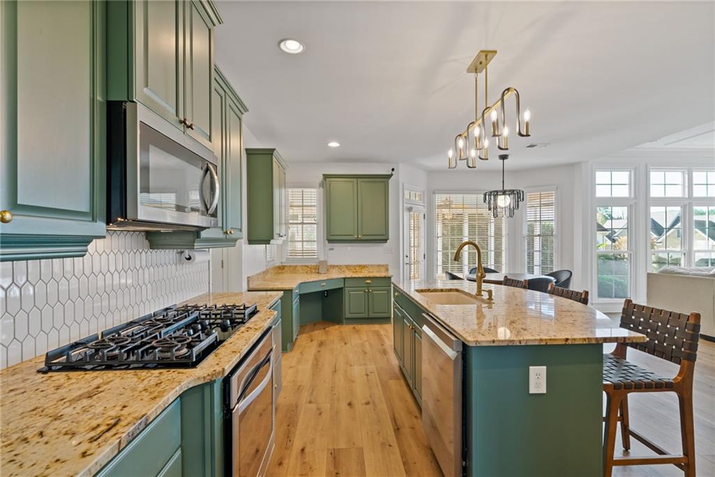 Lakefield Manor - Residential