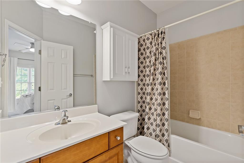 Lakefield Manor - Residential