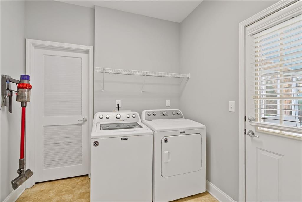 Lakefield Manor - Residential