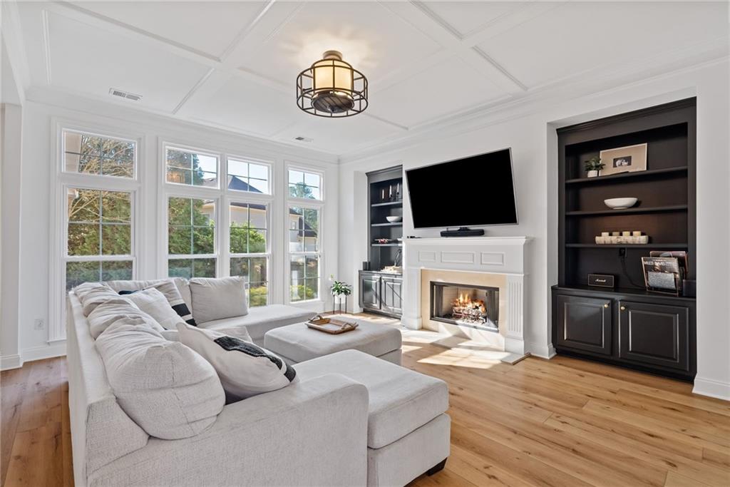 Lakefield Manor - Residential