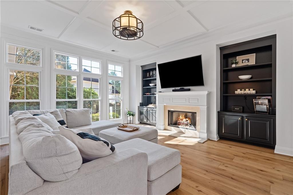 Lakefield Manor - Residential