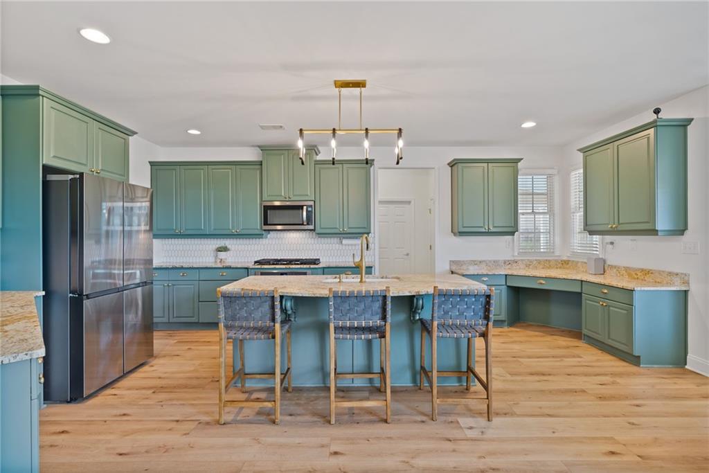 Lakefield Manor - Residential