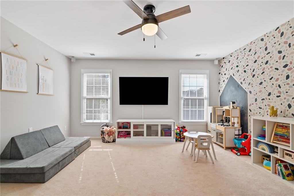 Lakefield Manor - Residential