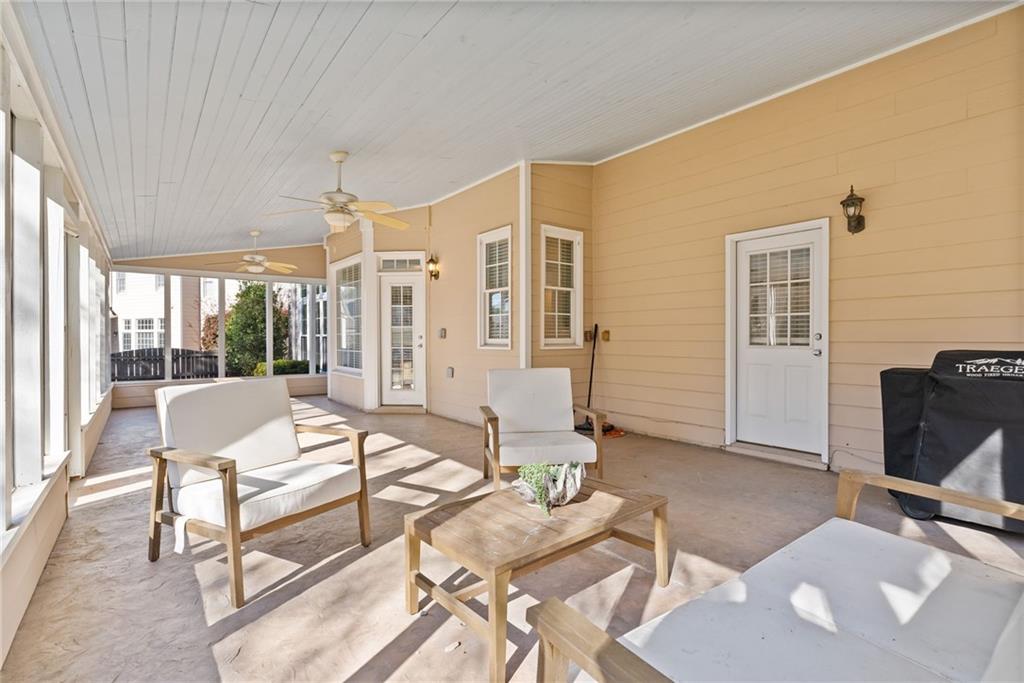 Lakefield Manor - Residential