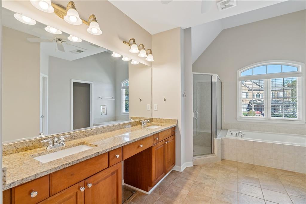 Lakefield Manor - Residential