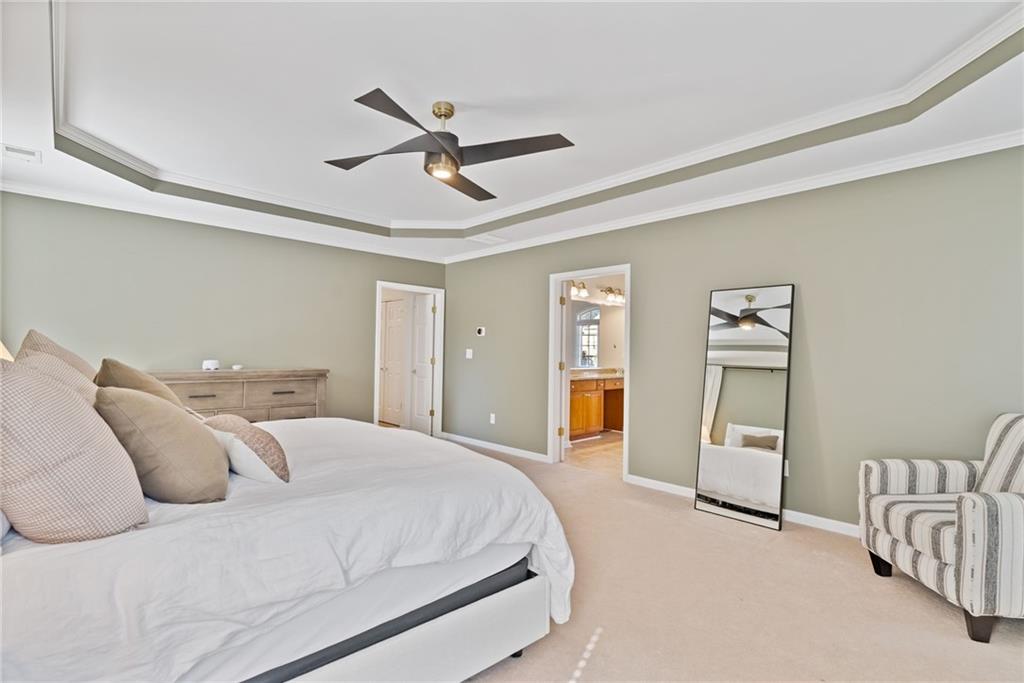 Lakefield Manor - Residential