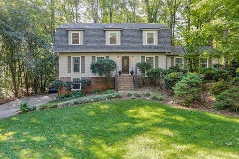 Photo of 4624 Mountain Creek Drive NE, Roswell, GA 30075 (MLS # 7746406)